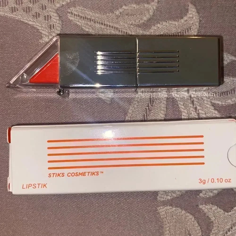🌸 HP🌸 Stiks Cosmetics “Tangerine” Lipstick!